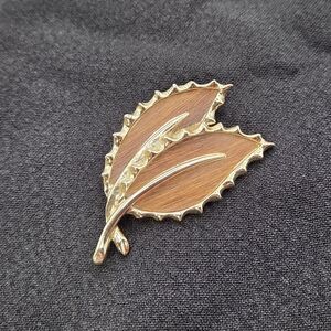 Sarah Coventry Gold and Brown Leaf Brooch